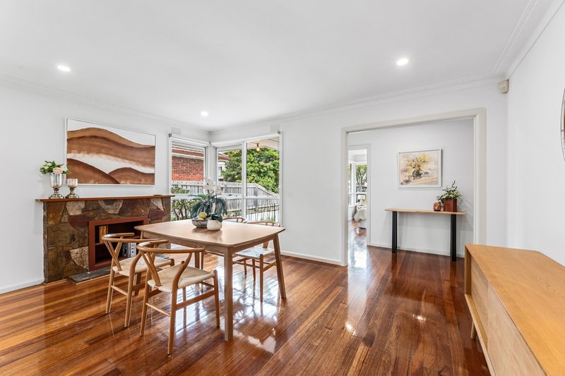 Photo - 1/10 Roberts Avenue, Box Hill South VIC 3128 - Image 4