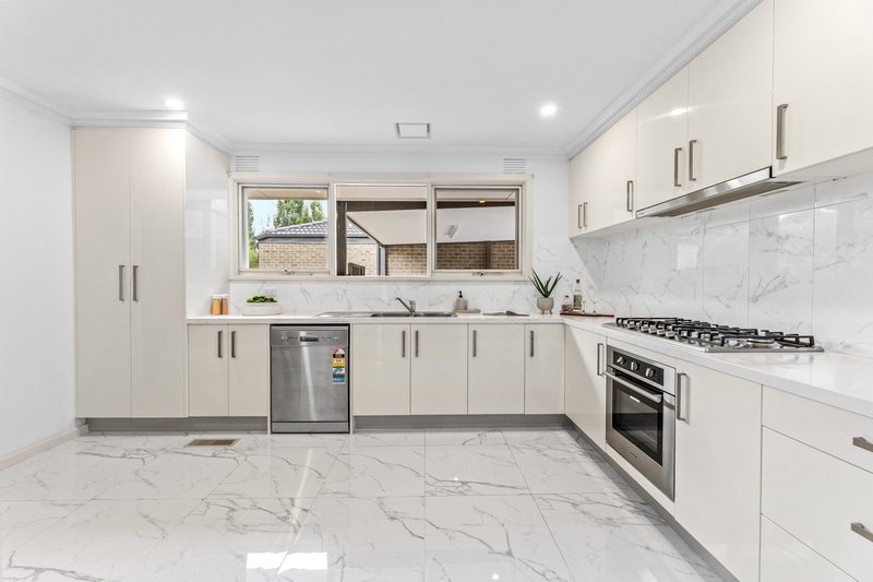 Photo - 1/10 Roberts Avenue, Box Hill South VIC 3128 - Image 8