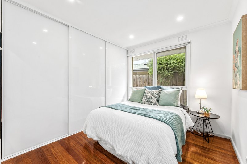 Photo - 1/10 Roberts Avenue, Box Hill South VIC 3128 - Image 10