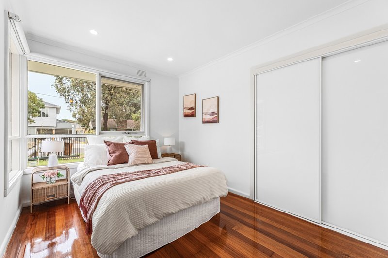 Photo - 1/10 Roberts Avenue, Box Hill South VIC 3128 - Image 11