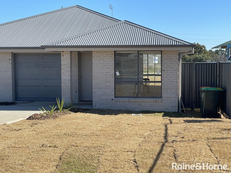 Photo - 1/10 Rodgers Road, Tamworth NSW 2340 - Image 1