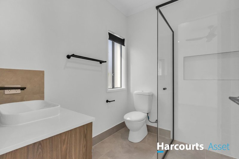 Photo - 110 Rosemary Circuit, Rochedale QLD 4123 - Image 4