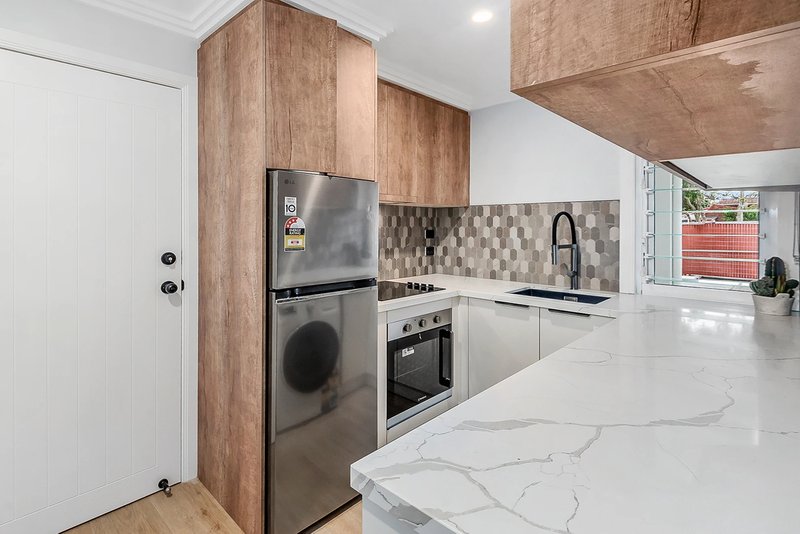 Photo - 110 Salerno , Surfers Paradise QLD 4217 - Image 10
