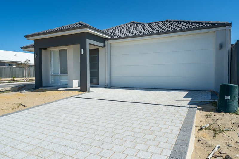 110 Sapphire Drive, Treeby WA 6164