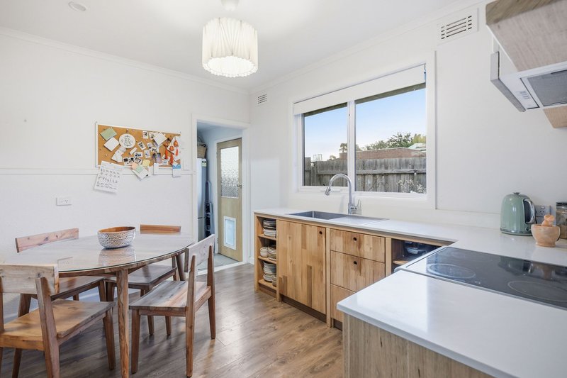 Photo - 1/10 Shepreth Avenue, Noble Park VIC 3174 - Image 3