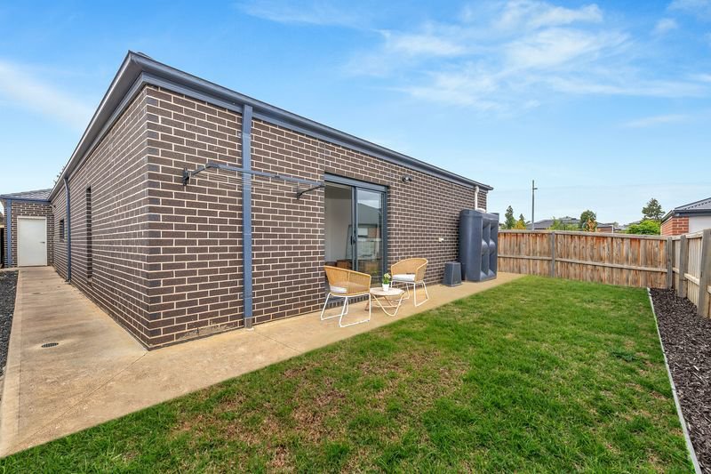 Photo - 110 Stonehill Drive, Maddingley VIC 3340 - Image 17