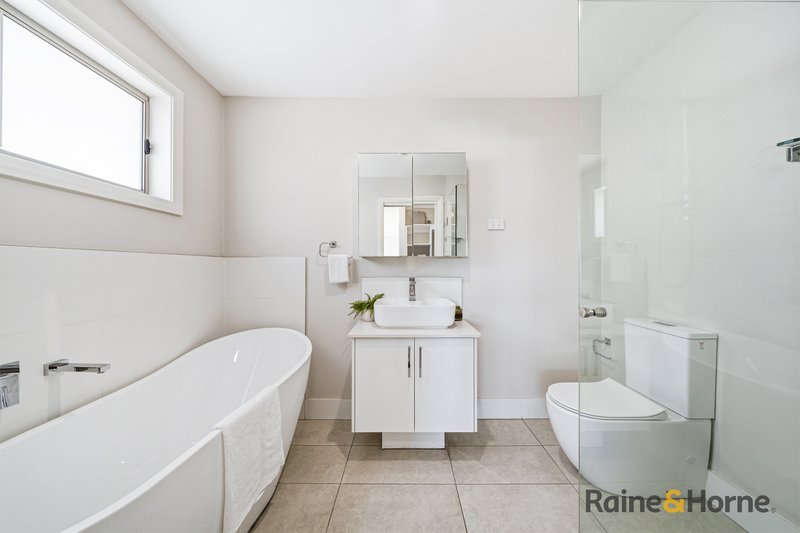 Photo - 110 Tallawong Road, Rouse Hill NSW 2155 - Image 11