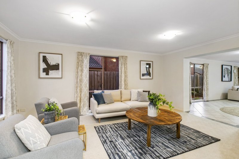 Photo - 110 Telford Drive, Berwick VIC 3806 - Image 5