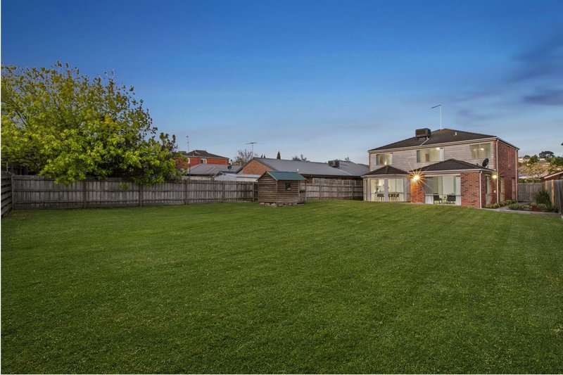 Photo - 110 Telford Drive, Berwick VIC 3806 - Image 14