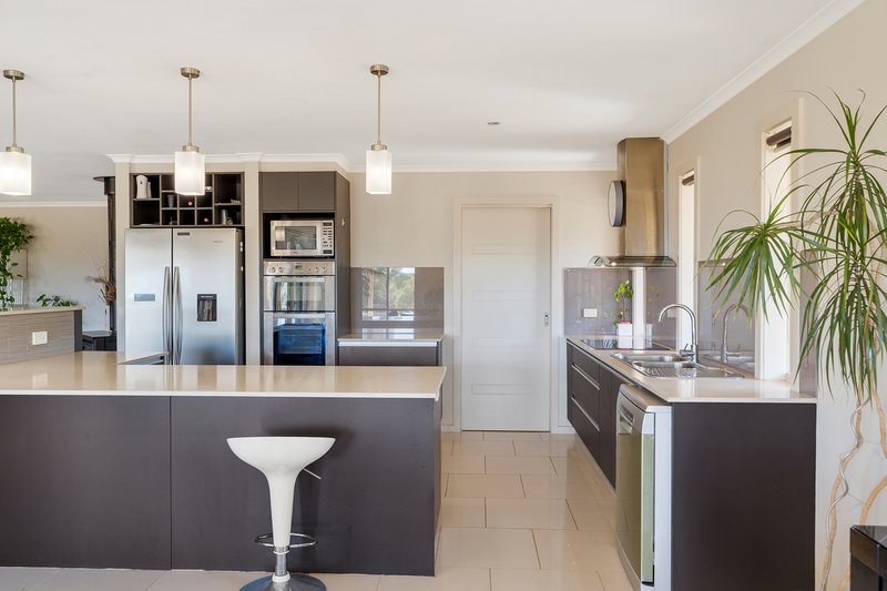 Photo - 110 Third Avenue, Eden Park VIC 3757 - Image 16