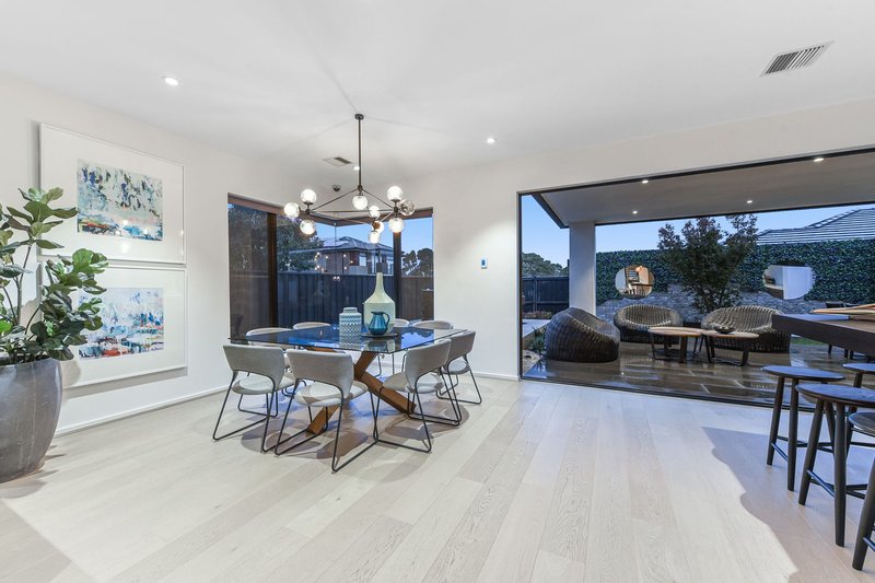 Photo - 110 Westwood Boulevard, Keysborough VIC 3173 - Image 6