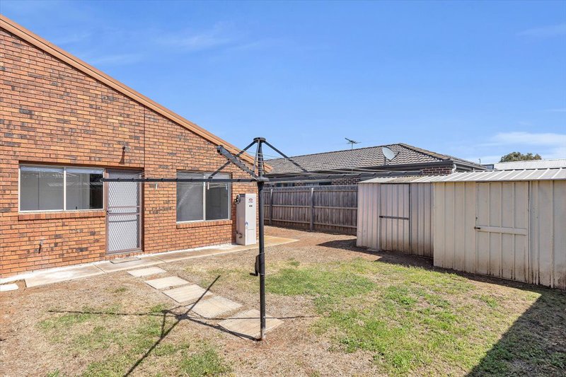 Photo - 1/10 Woorite Place, Wyndham Vale VIC 3024 - Image 8