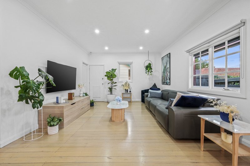 Photo - 1/101 Station Street, Burwood VIC 3125 - Image 2