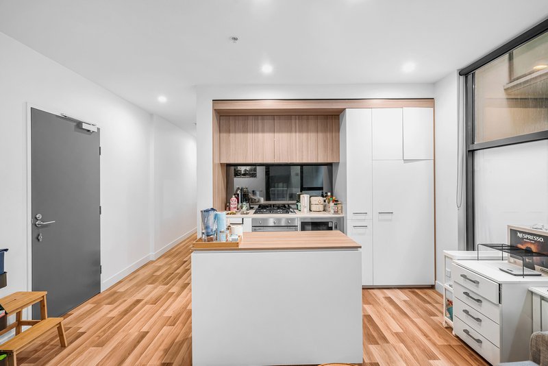 Photo - 110/108 Queensberry Street, Carlton VIC 3053 - Image 4