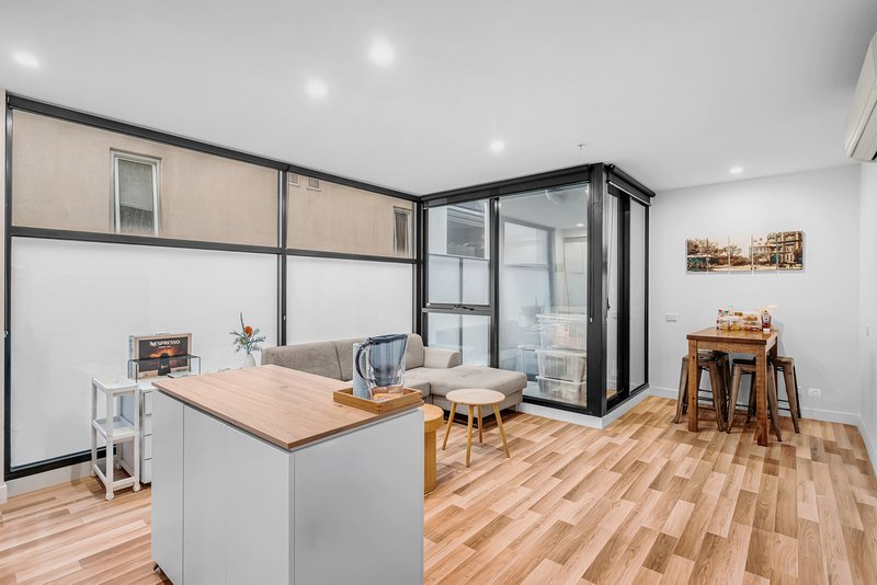 Photo - 110/108 Queensberry Street, Carlton VIC 3053 - Image 6