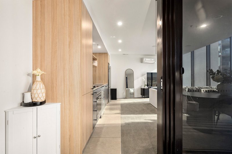Photo - 1101/6 Grazier Lane, Belconnen ACT 2617 - Image 4