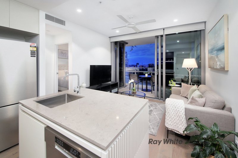 Photo - 1101/8 Margaret Street, Brisbane City QLD 4000 - Image 3
