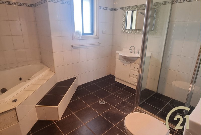 Photo - 1/102 Arbutus Street, Canley Heights NSW 2166 - Image 3