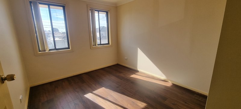 Photo - 1/102 Arbutus Street, Canley Heights NSW 2166 - Image 4