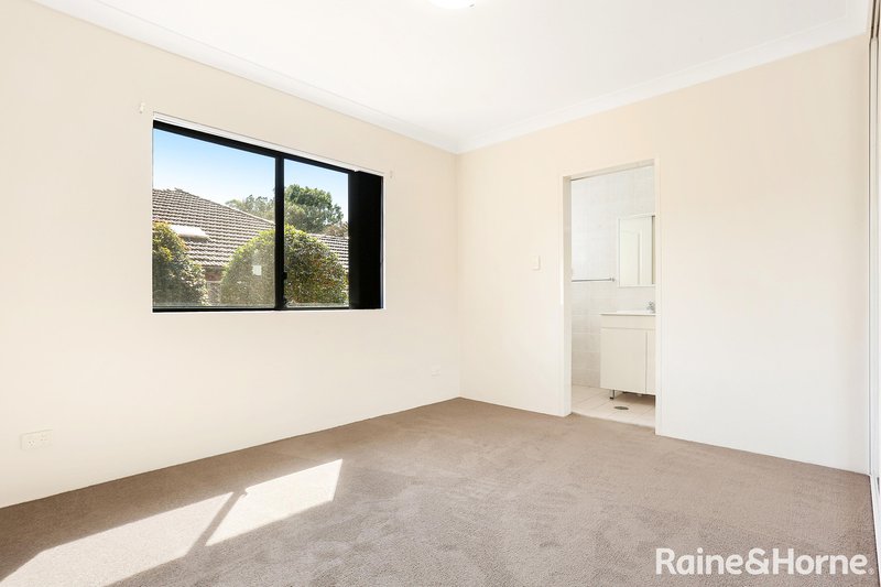 Photo - 1/102 Caroline Street, Kingsgrove NSW 2208 - Image 4