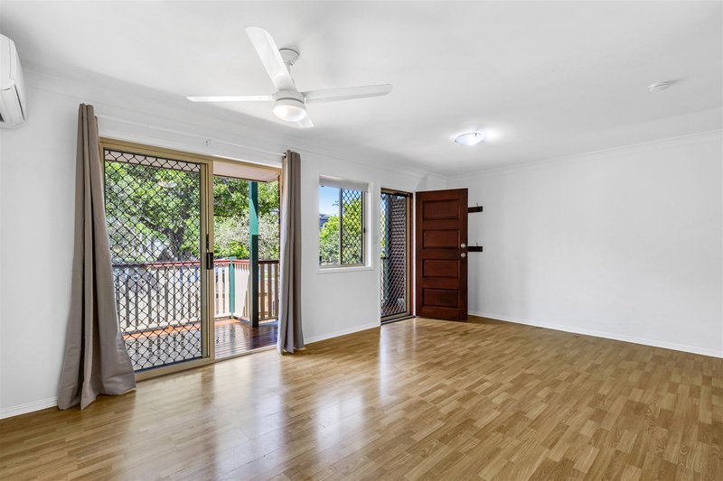 Photo - 1/102 Chaucer Street, Moorooka QLD 4105 - Image 2