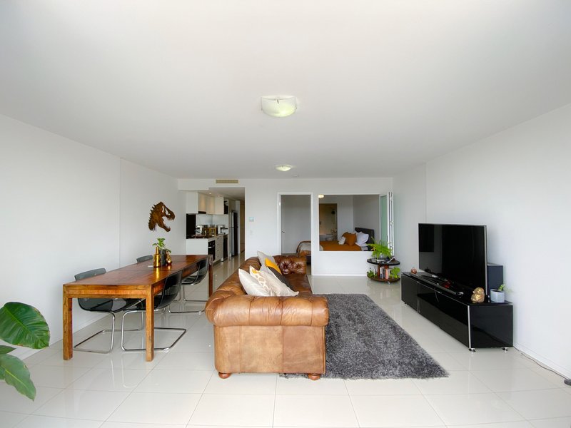 Photo - 110/2 East Quay Drive, Biggera Waters QLD 4216 - Image 7