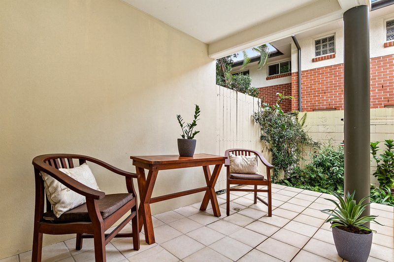 Photo - 1/102 Racecourse Road, Ascot QLD 4007 - Image 9