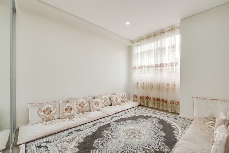 Photo - 110/20 Dressler Court, Merrylands NSW 2160 - Image 4