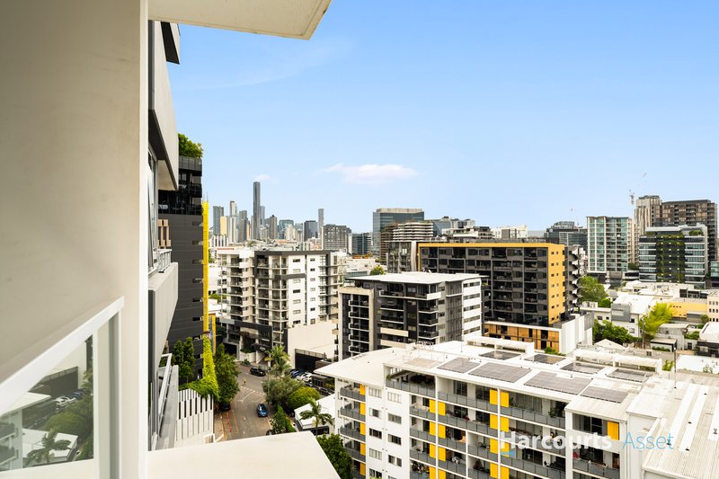 Photo - 1102/42 Wyandra Street, Newstead QLD 4006 - Image 7