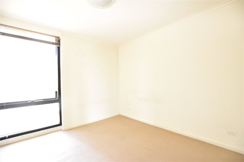 Photo - 1102/63 Whiteman Street, Southbank VIC 3006 - Image 4