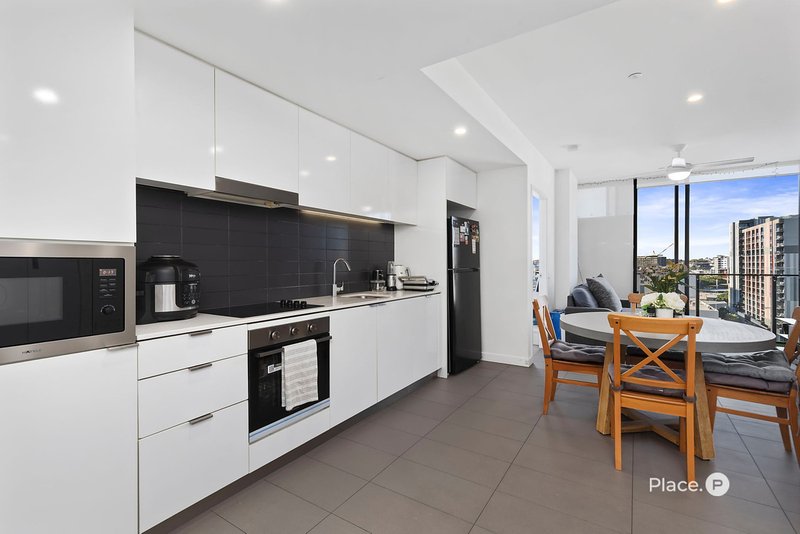 Photo - 1103/10 Trinity Street, Fortitude Valley QLD 4006 - Image 4