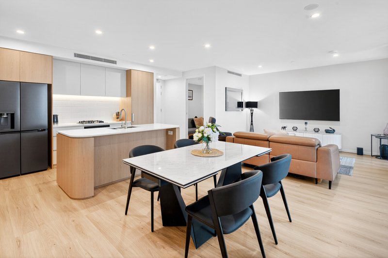 Photo - 1103/146 Surf Parade, Broadbeach QLD 4218 - Image 1