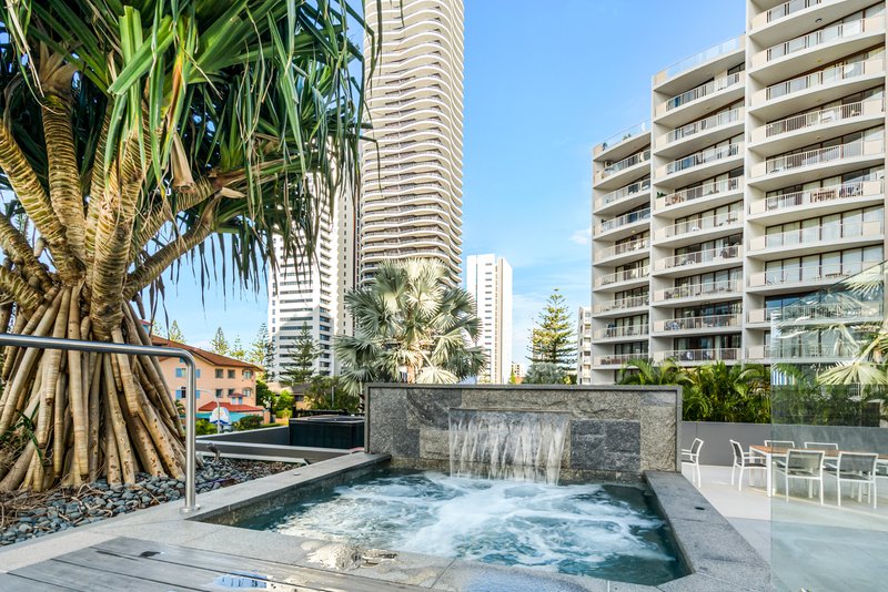 Photo - 1103/2663 Gold Coast Highway, Broadbeach QLD 4218 - Image 13