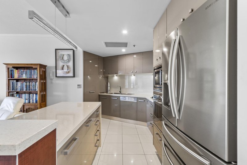 Photo - 1103/300 Marine Parade, Labrador QLD 4215 - Image 6