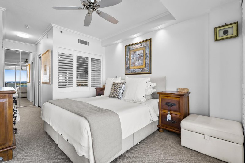 Photo - 1103/300 Marine Parade, Labrador QLD 4215 - Image 9