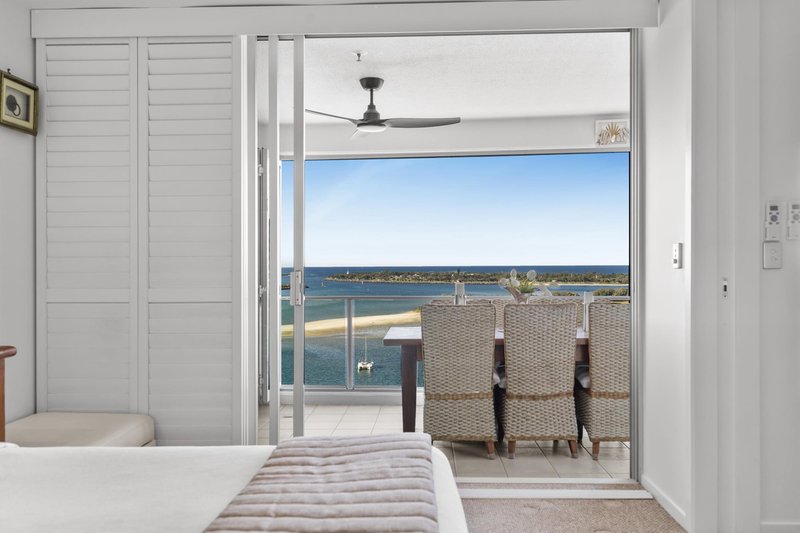 Photo - 1103/300 Marine Parade, Labrador QLD 4215 - Image 10