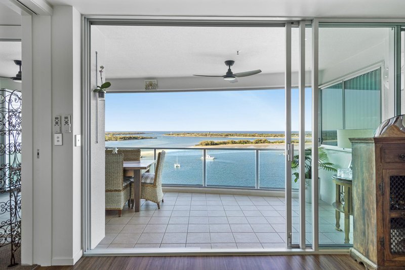 Photo - 1103/300 Marine Parade, Labrador QLD 4215 - Image 19
