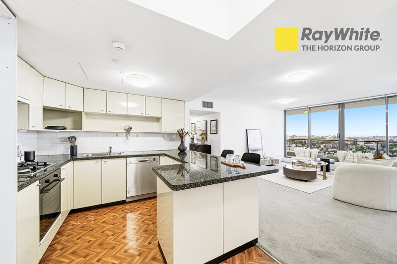 Photo - 1103/39 Mclaren Street, North Sydney NSW 2060 - Image 5