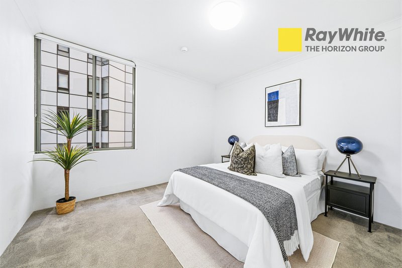 Photo - 1103/39 Mclaren Street, North Sydney NSW 2060 - Image 9