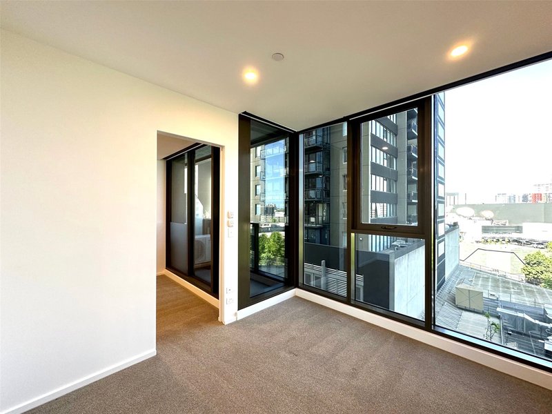 Photo - 1103/81 City Road, Southbank VIC 3006 - Image 7