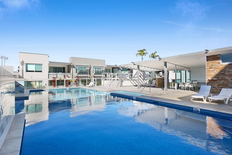 Photo - 1104/10 Fifth Avenue, Palm Beach QLD 4221 - Image 2