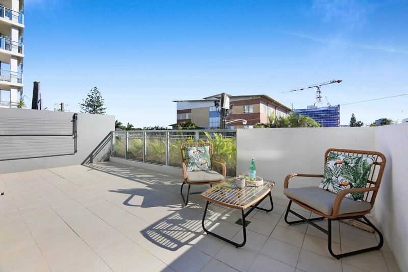 Photo - 1104/10 Fifth Avenue, Palm Beach QLD 4221 - Image 7