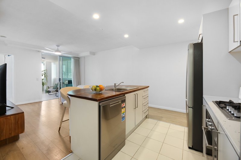 Photo - 1104/10 Fifth Avenue, Palm Beach QLD 4221 - Image 10