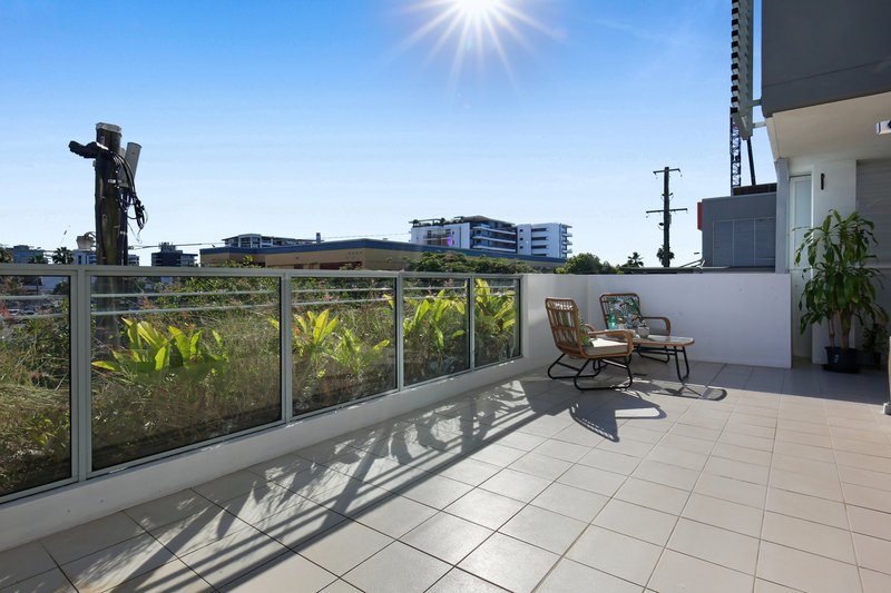 Photo - 1104/10 Fifth Avenue, Palm Beach QLD 4221 - Image 11