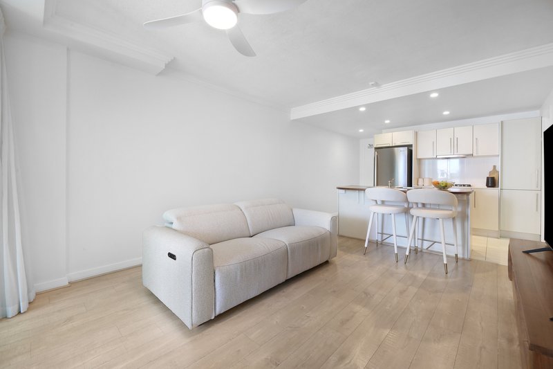 Photo - 1104/10 Fifth Avenue, Palm Beach QLD 4221 - Image 12