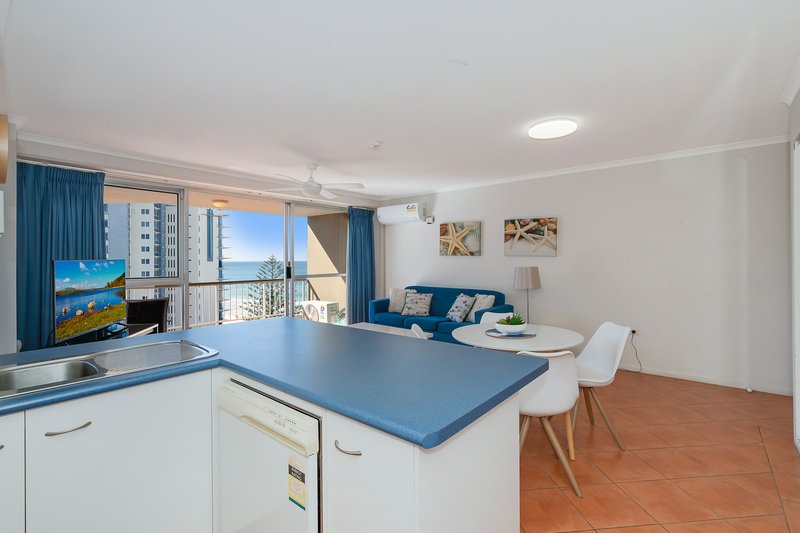 Photo - 1104/10 Vista Street, Surfers Paradise QLD 4217 - Image 5