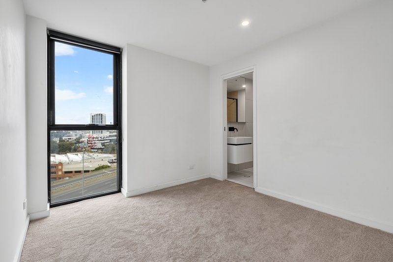 Photo - 1104/63 Haig Street, Southbank VIC 3006 - Image 10