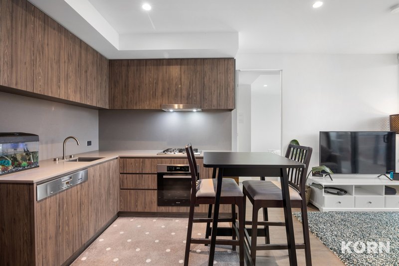 Photo - 1105/15 Austin Street, Adelaide SA 5000 - Image 3