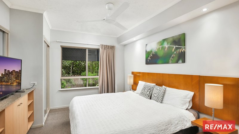 Photo - 1105/2-10 Greenslopes Street, Cairns North QLD 4870 - Image 8