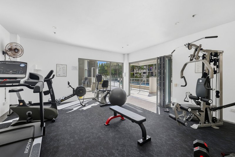 Photo - 1105/2865 Gold Coast Highway, Surfers Paradise QLD 4217 - Image 14